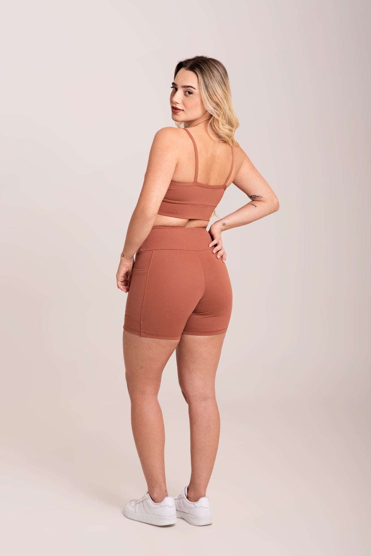 Short Fitness Poliamida Com Bolsos